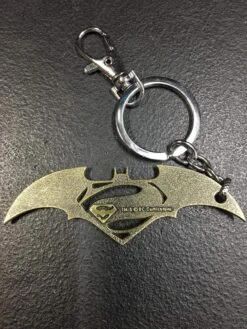 Batman Vs Superman - Metal Keyring — Inacoma 7 Batman Vs Superman - Metal Keyring — Inacoma -Inacoma Stores 41AA66C8 731C 457B 809D FA3B6063C300