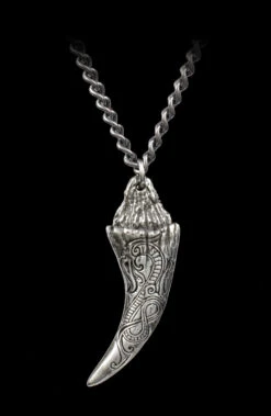 Alchemy Froda's Dragon-Tooth Pendant — Inacoma