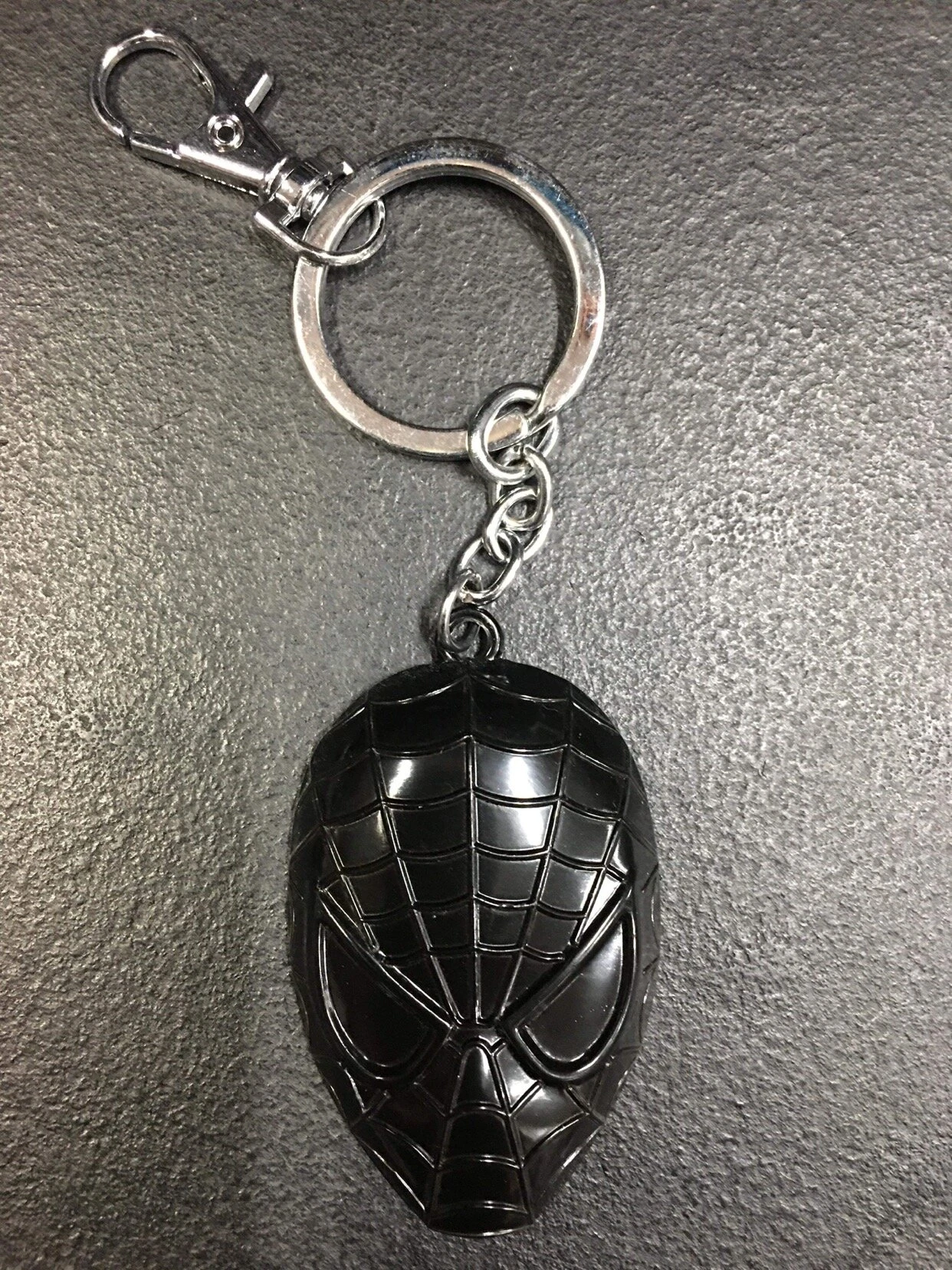 Spider-Man - Black Mask Metal Keyring — Inacoma 4 Spider-Man - Black Mask Metal Keyring — Inacoma - Image 2