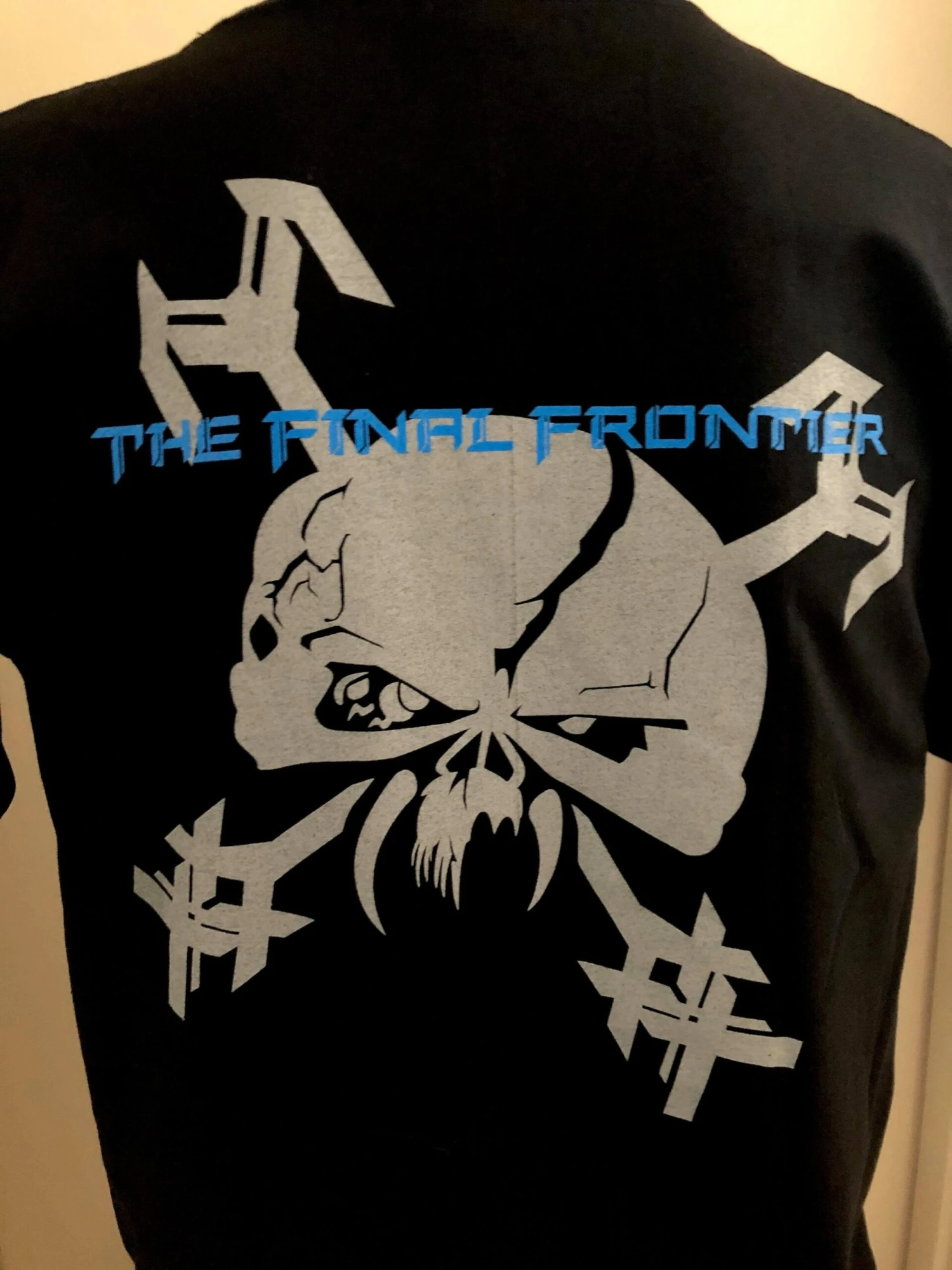 IRON MAIDEN - THE FINAL FRONTIER T SHIRT — Inacoma 4 IRON MAIDEN - THE FINAL FRONTIER T SHIRT — Inacoma - Image 2